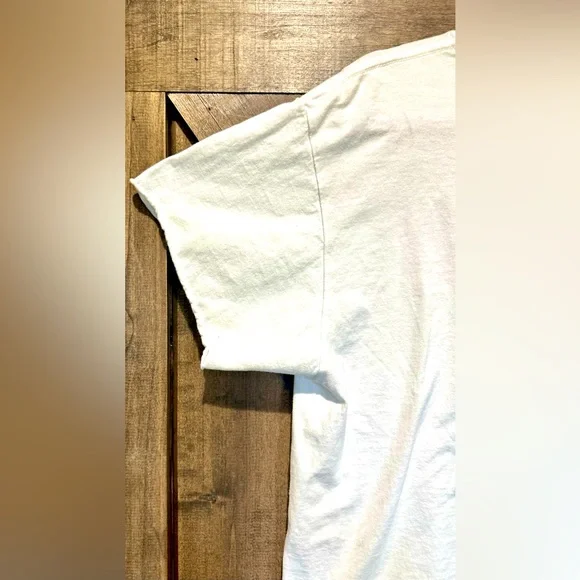 EUC Trailer Park Pretty White Slightly Cropped Tee Sz L - Picture 4 of 16